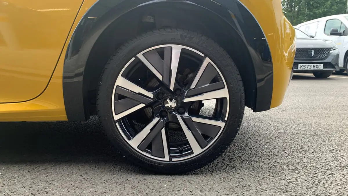 2020-peugeot-208-12-puretech-gt-line-130bhp-eat8-big-14