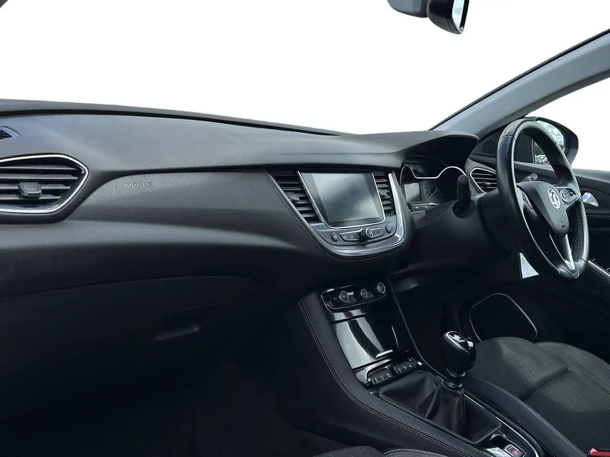 2020-vauxhall-grandland-x-12-sri-nav-big-7