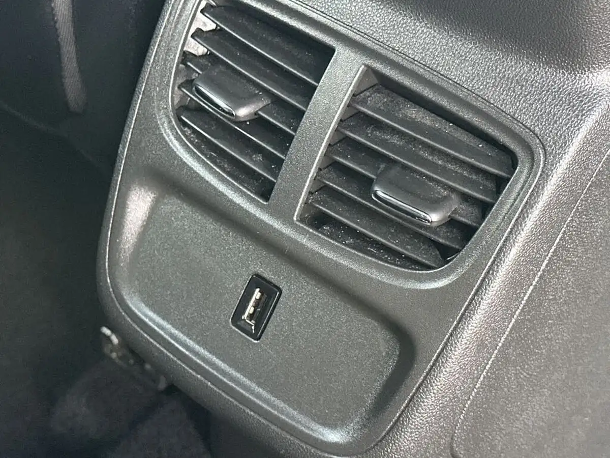 2020-vauxhall-grandland-x-12-sri-nav-big-31