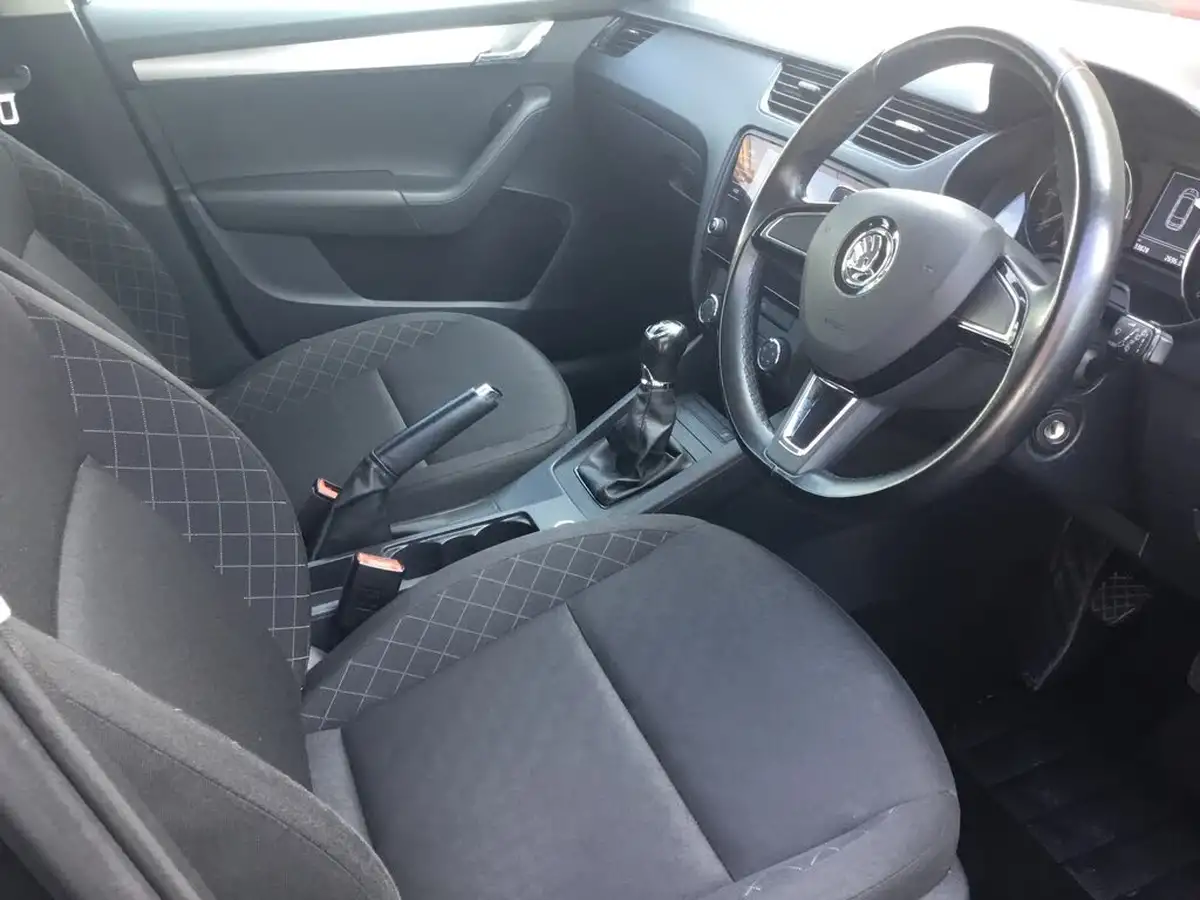 2018-skoda-octavia-big-8