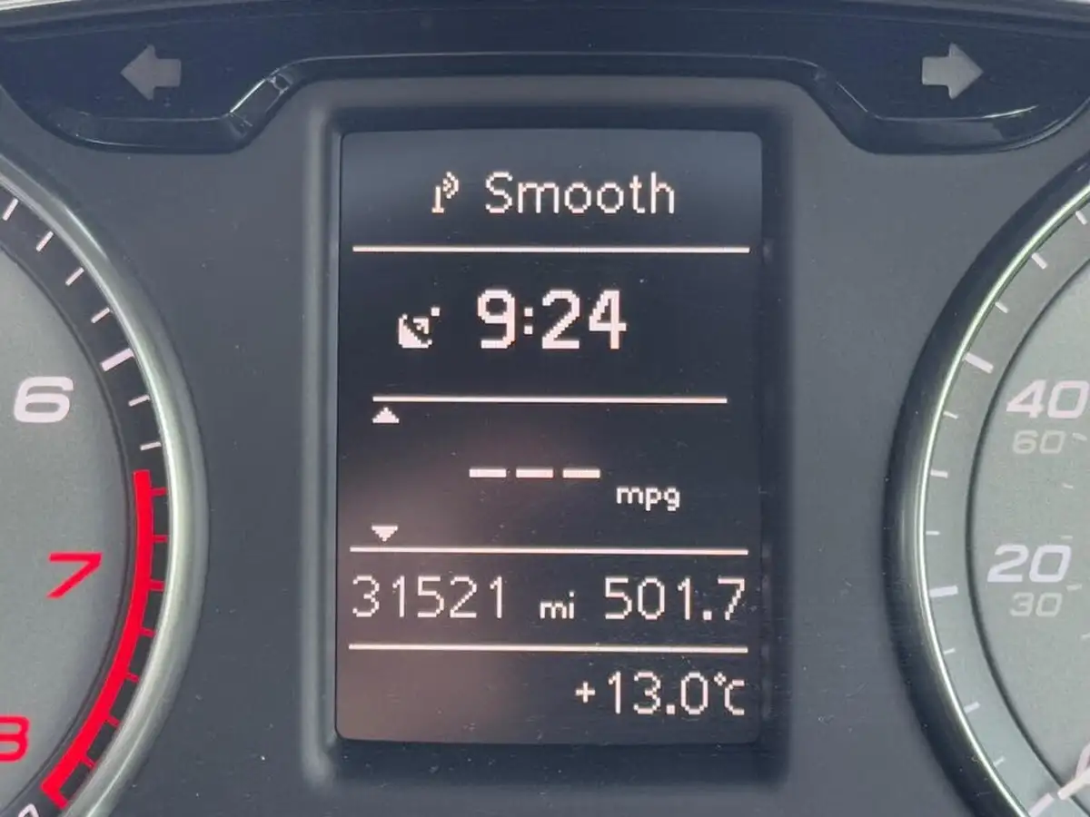 2015-audi-a1-20-s1-hatchback-3d-big-10
