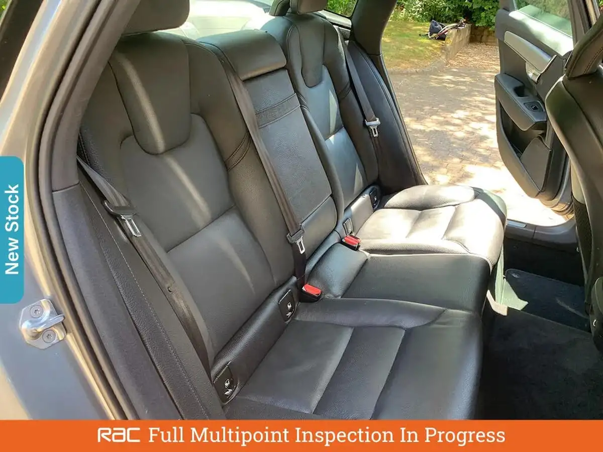 2019-volvo-s90-20td-d4-momentum-big-4