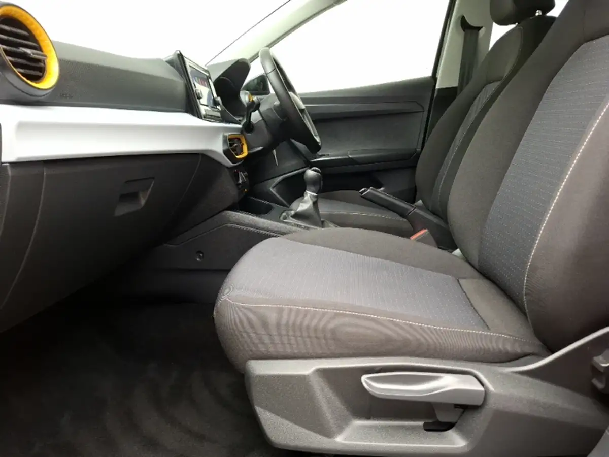 2023-seat-ibiza-10-mpi-se-big-4