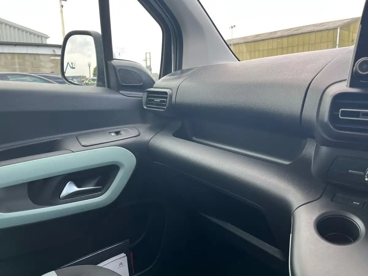 2020-citroen-berlingo-15bluehdi-flair-m-size-130ps-eat8-big-26