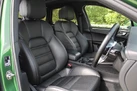 2018-porsche-macan-small-3