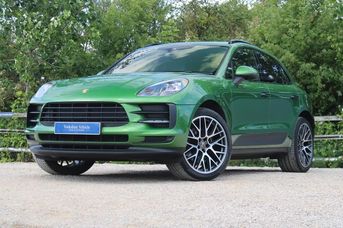 2018-porsche-macan-big-16
