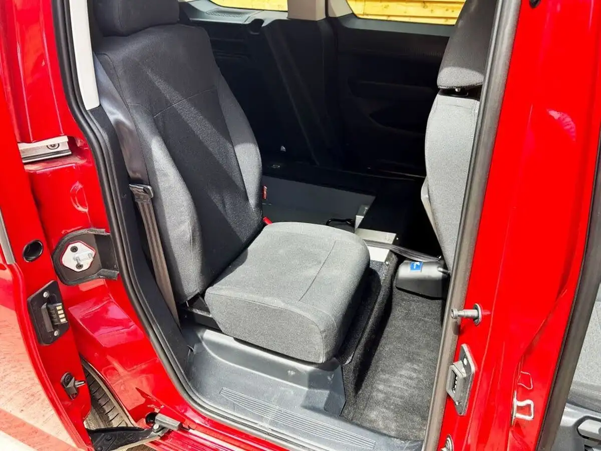 2023-ford-tourneo-connect-20-titanium-auto-big-8