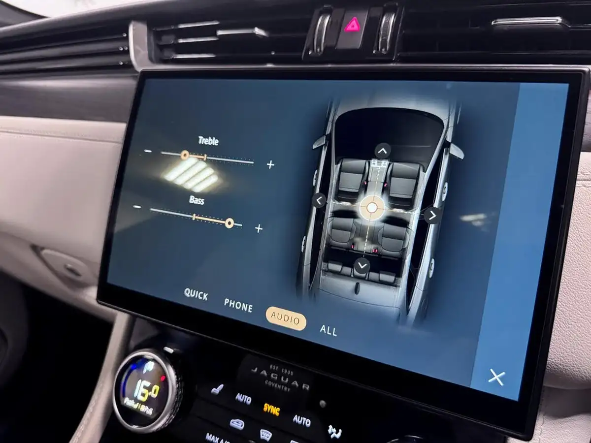 2022-jaguar-f-pace-20-d200-r-dynamic-black-big-50
