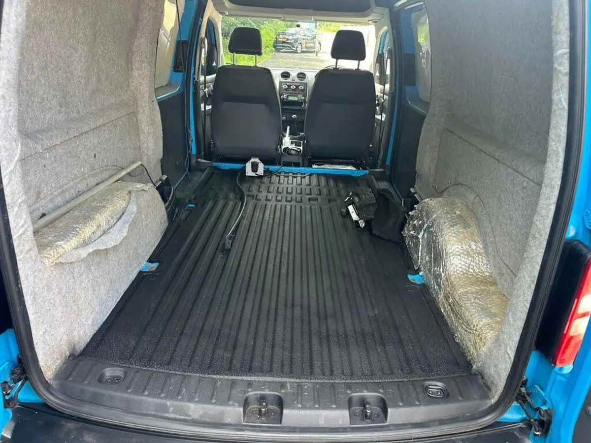 2011-volkswagen-caddy-maxi-16td-maxi-panel-van-big-18