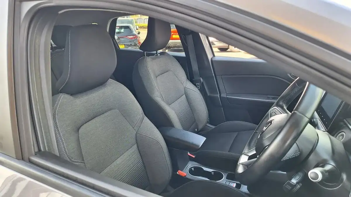 2021-renault-captur-13-tce-iconic-140ps-big-26