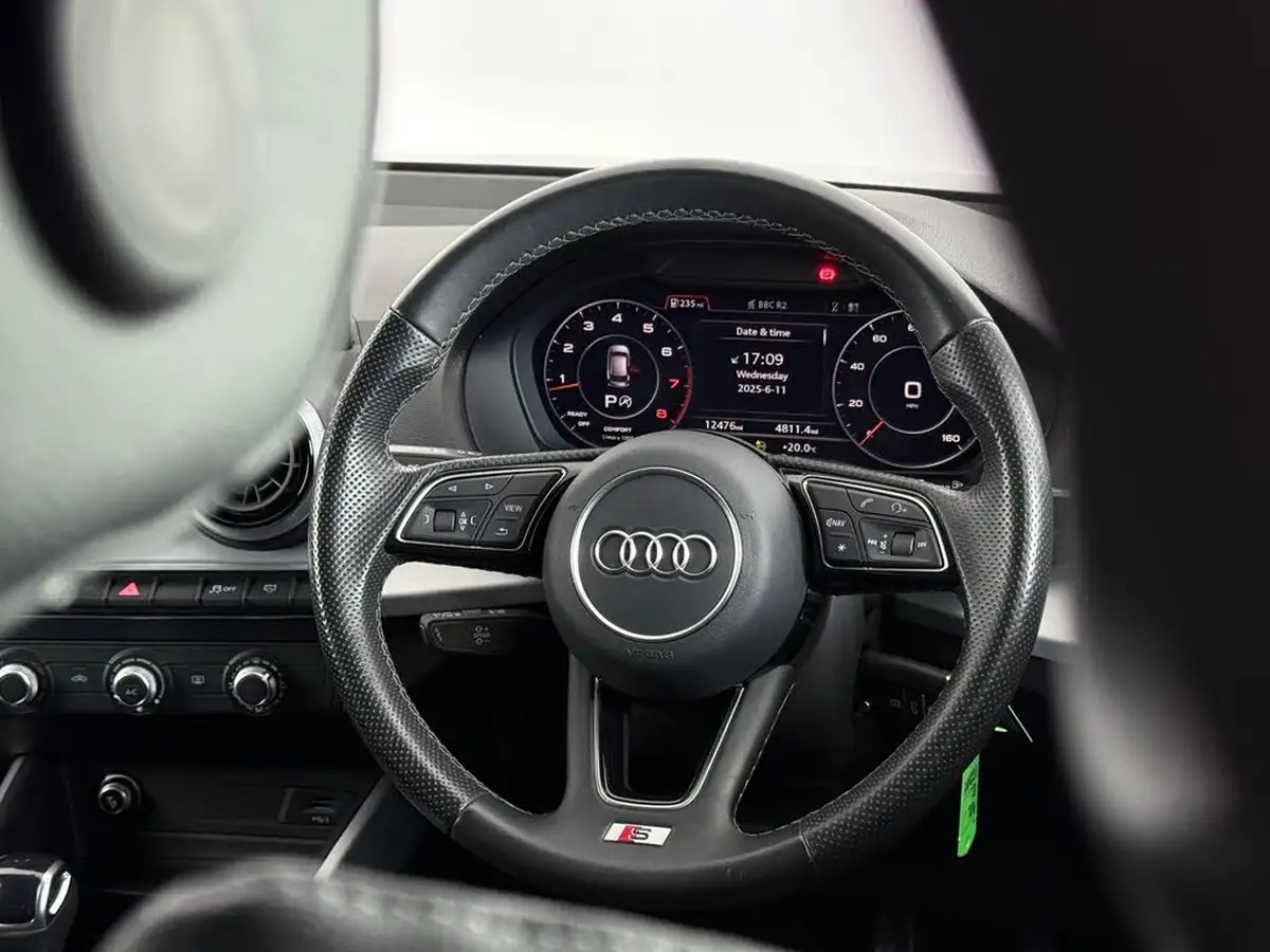 2023-audi-q2-15-35-tfsi-s-line-tronic-big-23