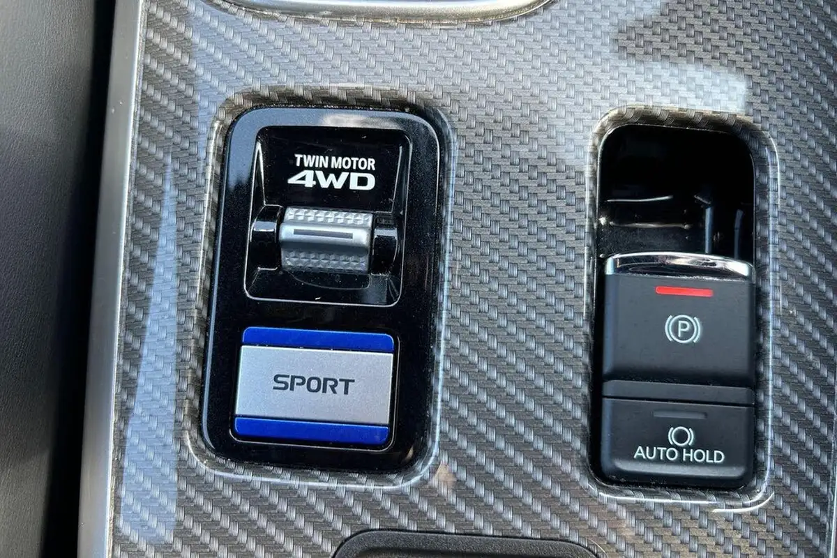 2019-mitsubishi-outlander-24-4h-phev-big-20