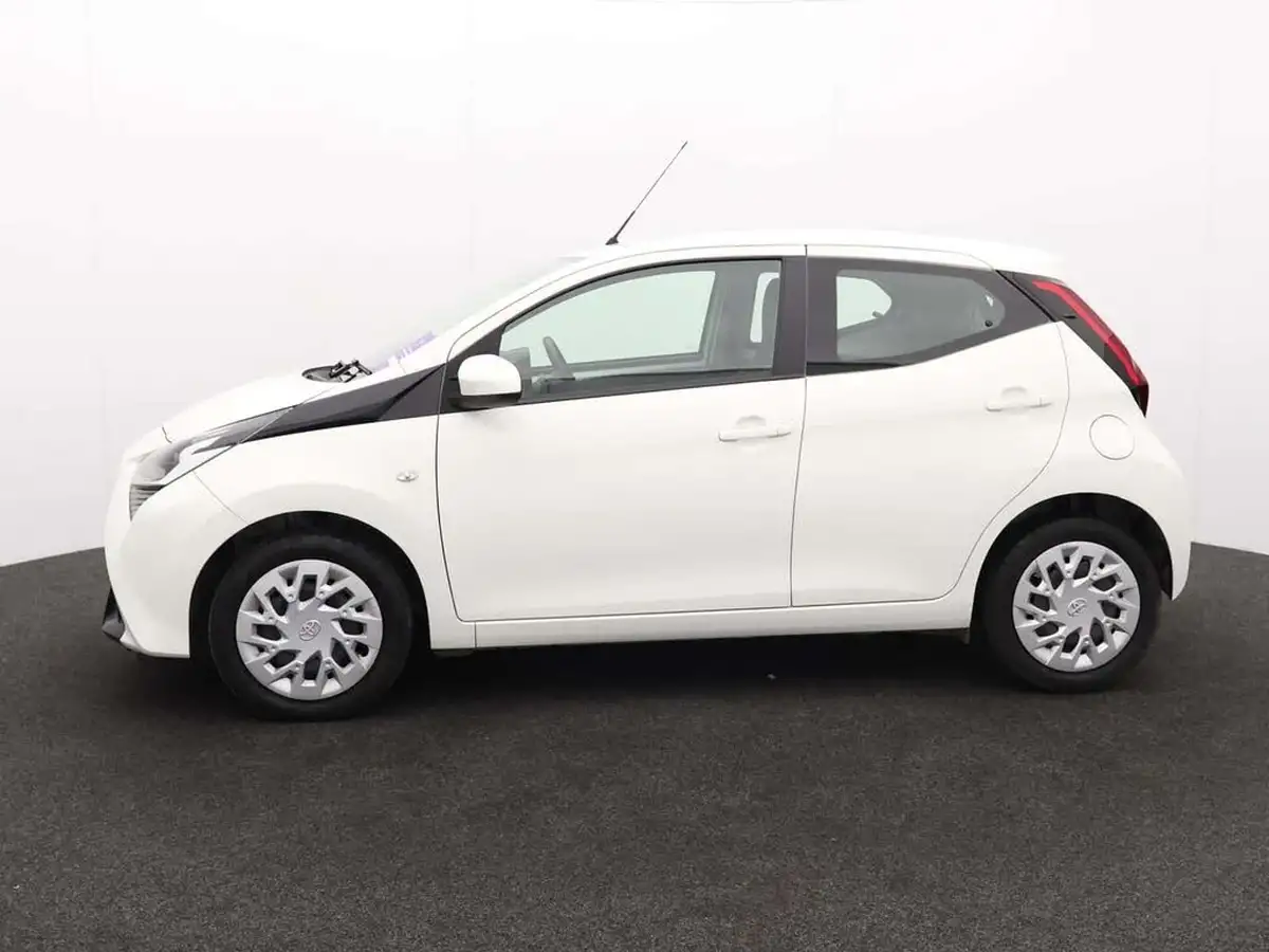 2020-toyota-aygo-10-vvt-i-x-play-tss-x-shift-big-4