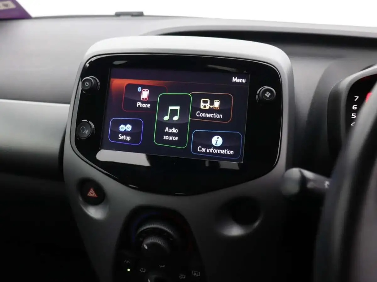 2020-toyota-aygo-10-vvt-i-x-play-tss-x-shift-big-28