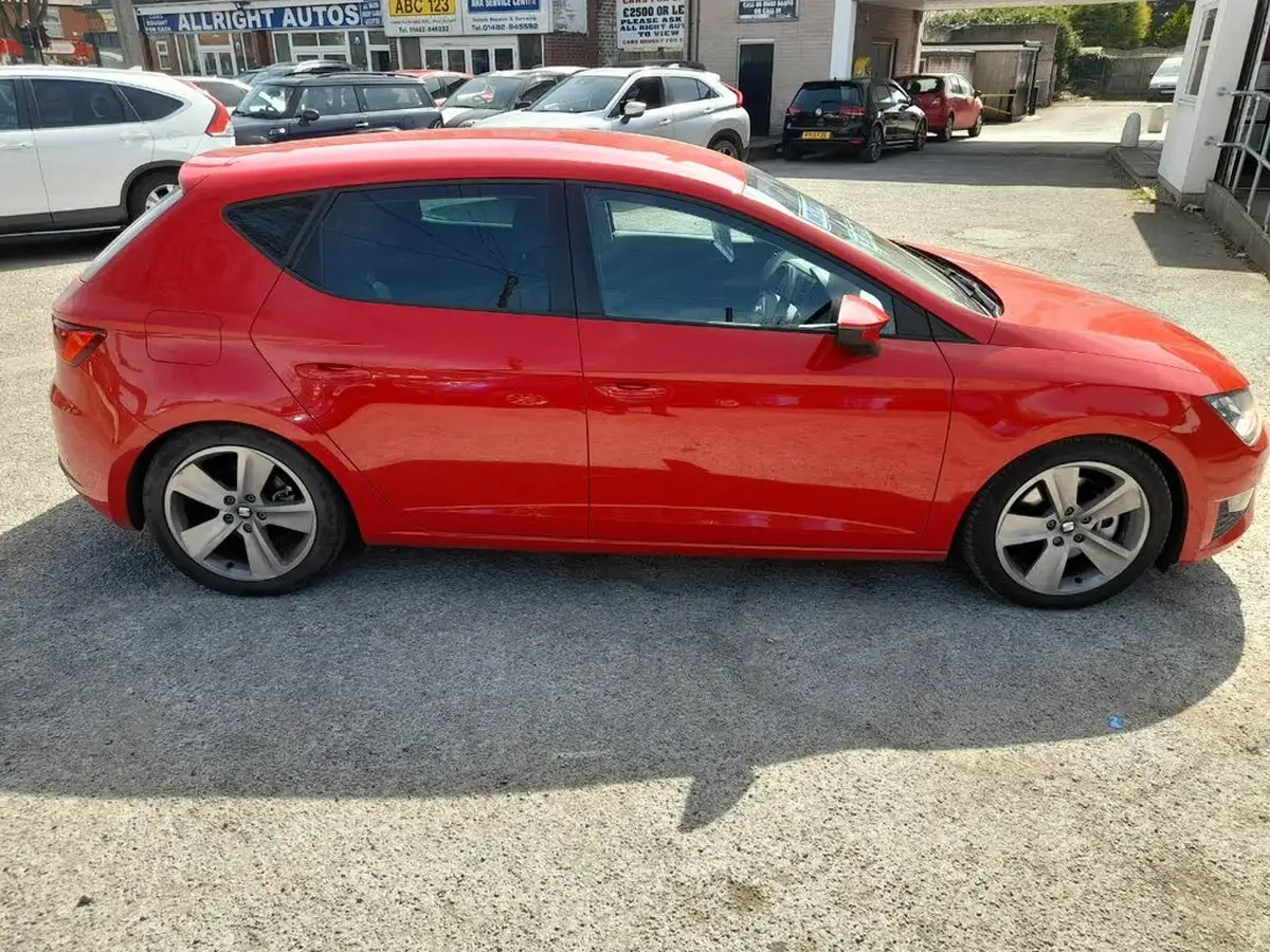 2014-seat-leon-18-fr-ss-hatchback-5d-big-1
