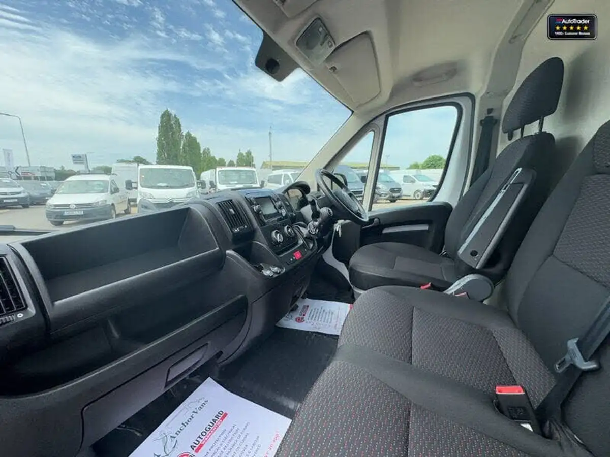 2022-citroen-relay-22bluehdi-35-l3h2-enterprise-panel-big-11