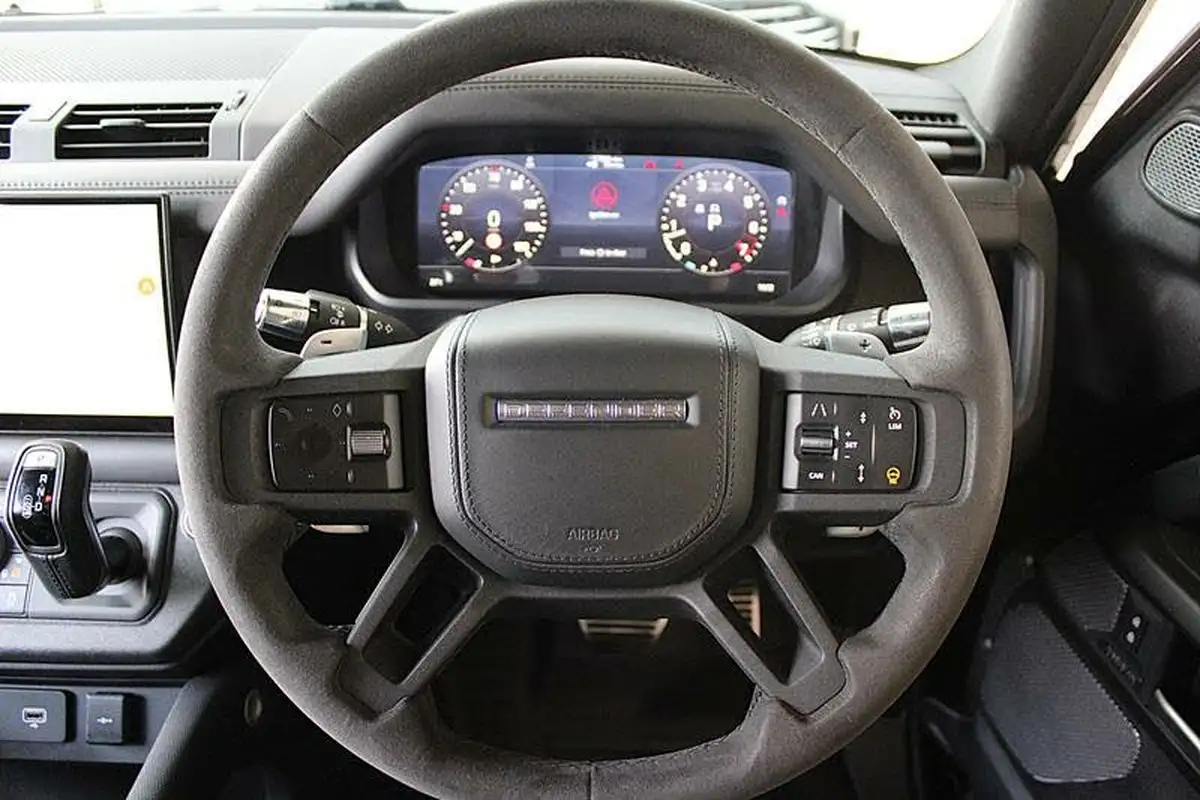 2021-land-rover-110-defender-50-p525-v8-big-22