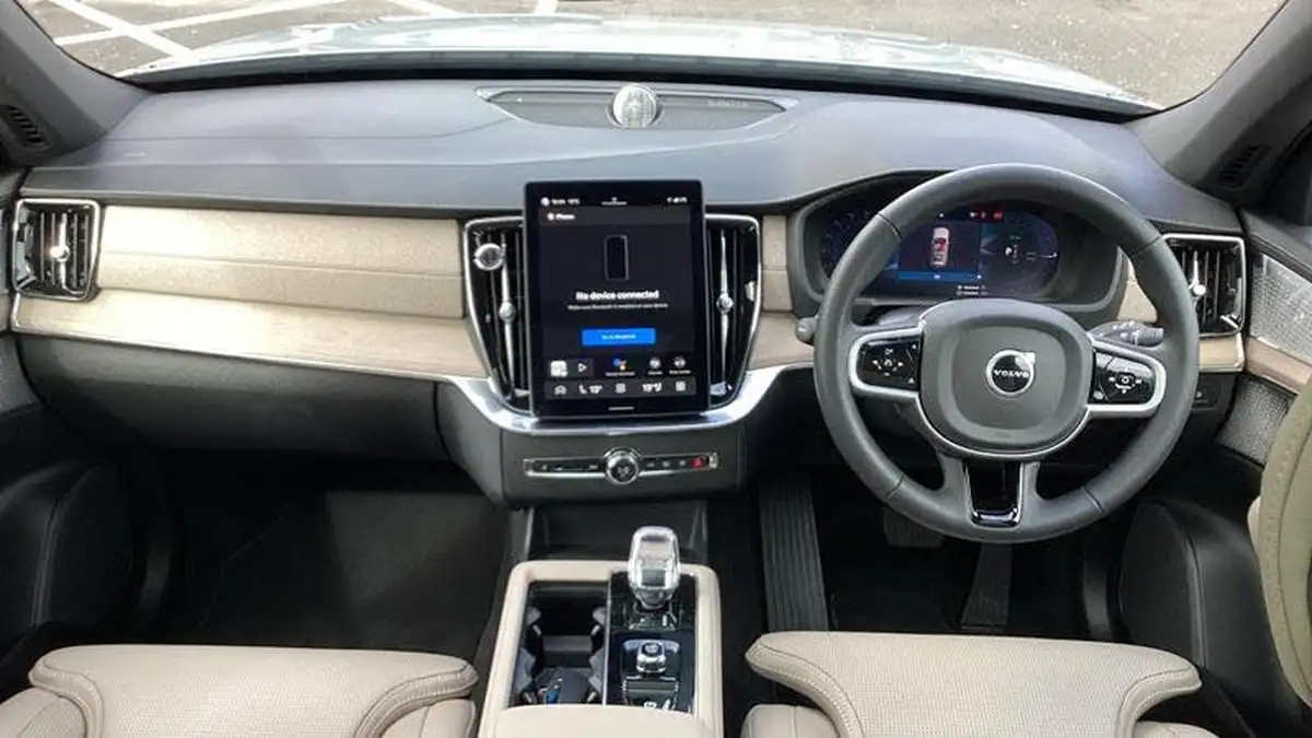 2025-volvo-xc90-20-t8-ultra-dark-big-7