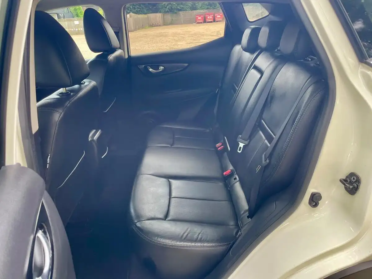 2017-nissan-qashqai-15dci-tekna-big-30