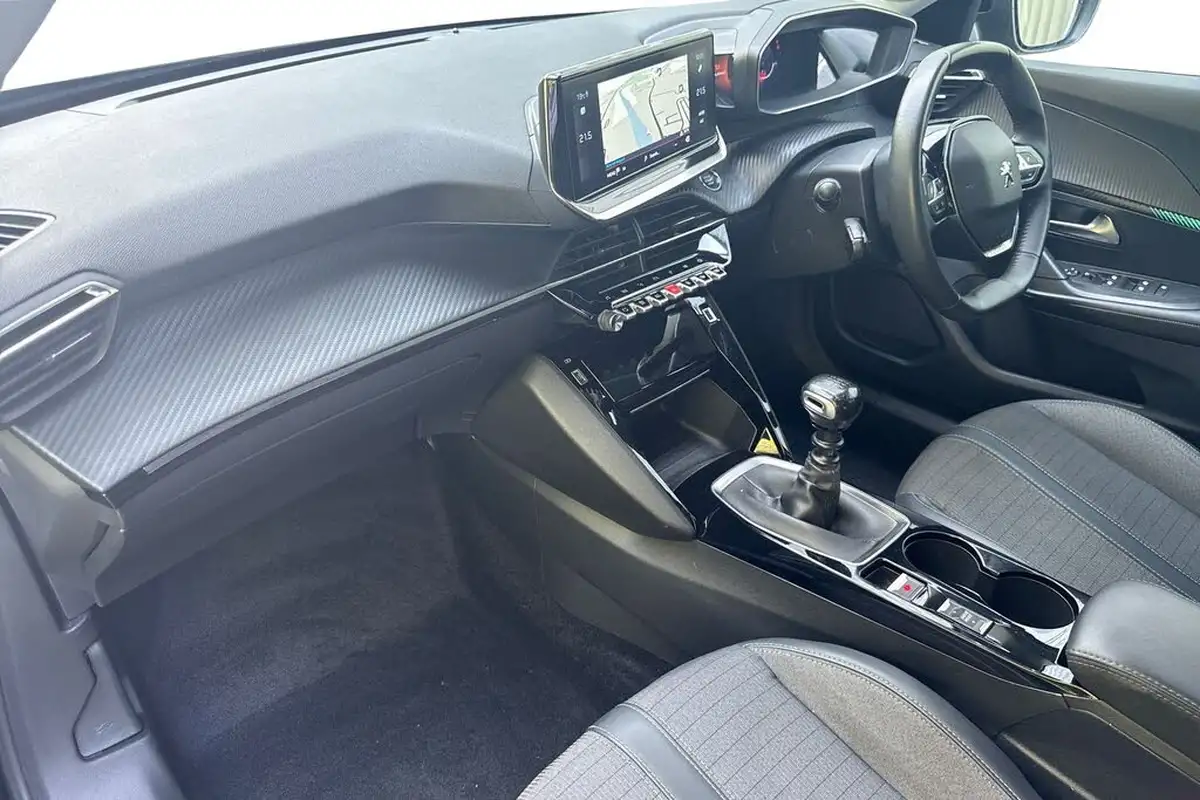 2021-peugeot-2008-suv-12-puretech-allure-premium-100bhp-big-14