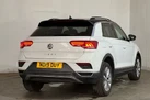 2019-volkswagen-t-roc-10-tsi-design-small-18