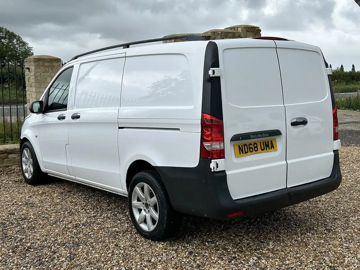 2017-mercedes-benz-vito-16cdi-111cdi-panel-long-big-2