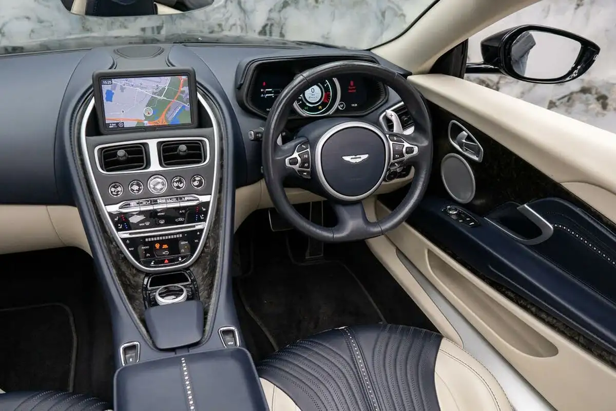 2020-aston-martin-db11-40-v8-503bhp-big-12