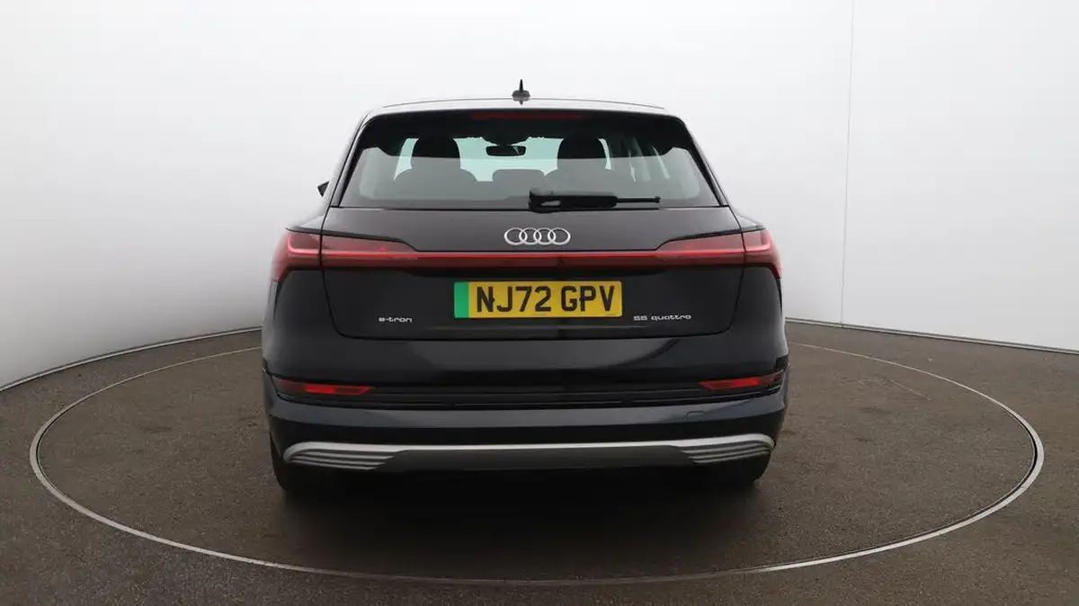 2022-audi-e-tron-55e-technik-station-wagon-big-60