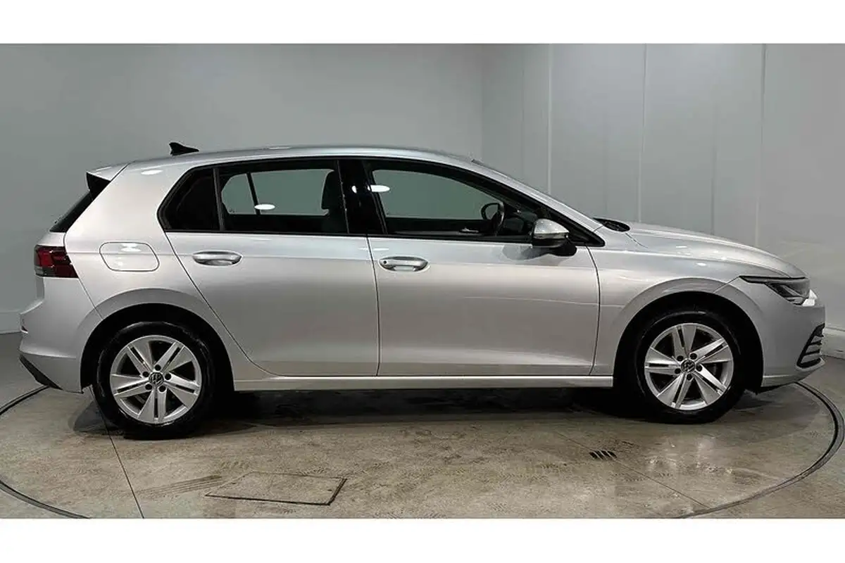 2022-volkswagen-golf-20tdi-life-hatchback-big-4