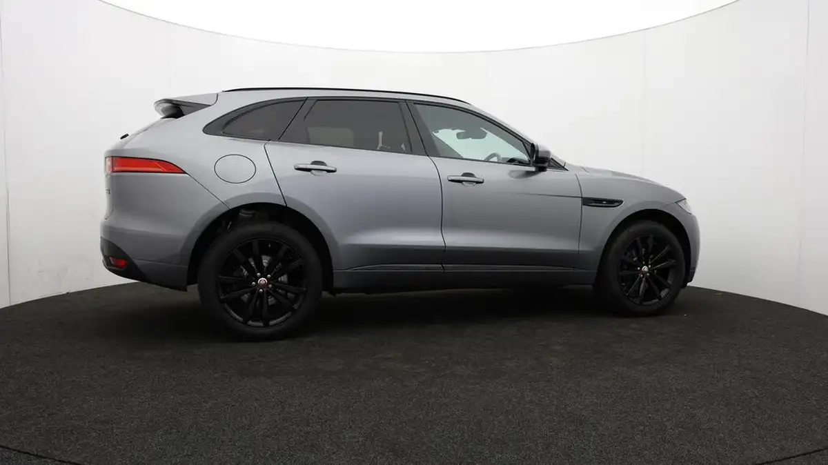 2020-jaguar-f-pace-20-i4d-chequered-flag-180ps-big-32