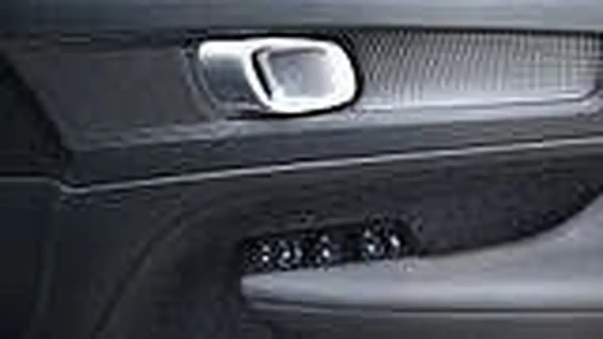 2022-volvo-xc40-e-twin-recharge-big-43