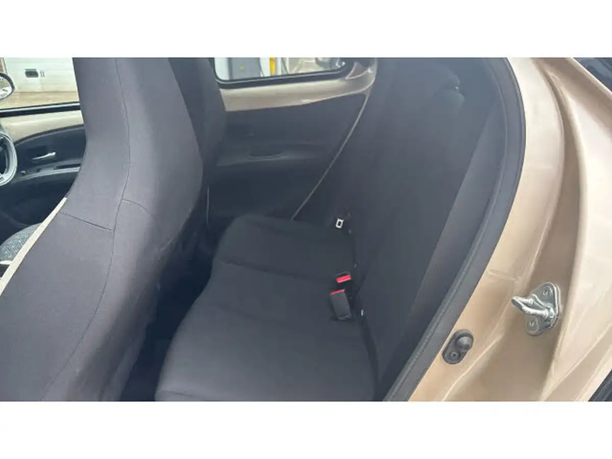 2024-toyota-aygo-x-10-vvt-i-edge-big-12