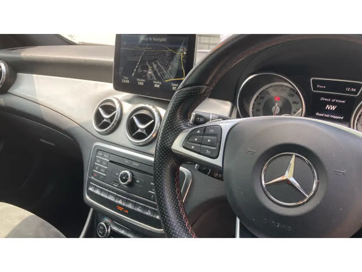 2017-mercedes-benz-gla-class-21d-gla-220d-amg-line-premium-plusss-big-13