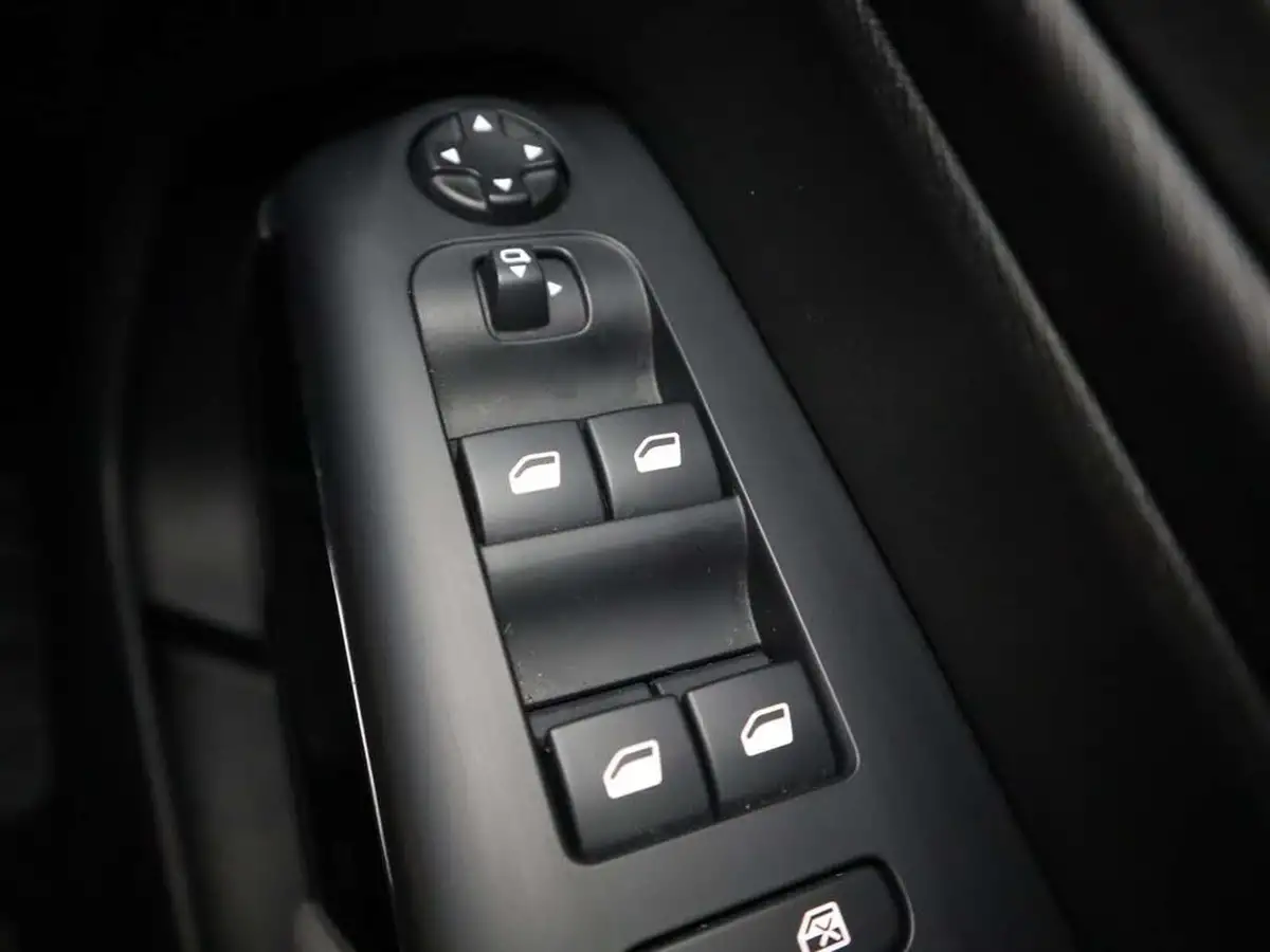 2022-citroen-c5-aircross-12-puretech-shine-plus-eat8-big-41