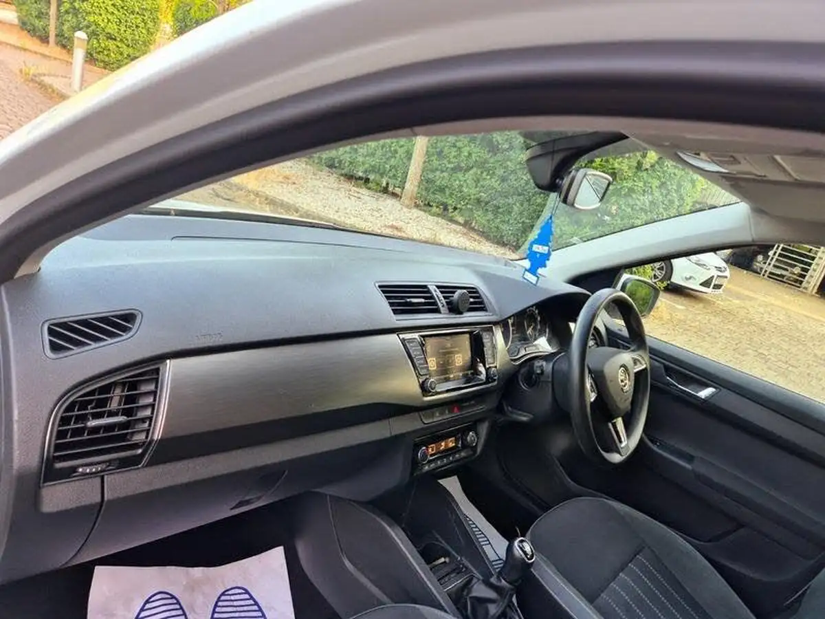 2019-skoda-fabia-10-tsi-se-l-95ps-ss-hatchback-big-16