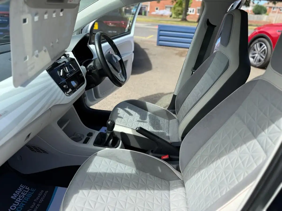 2018-volkswagen-up-10-up-beats-60ps-5d-big-21