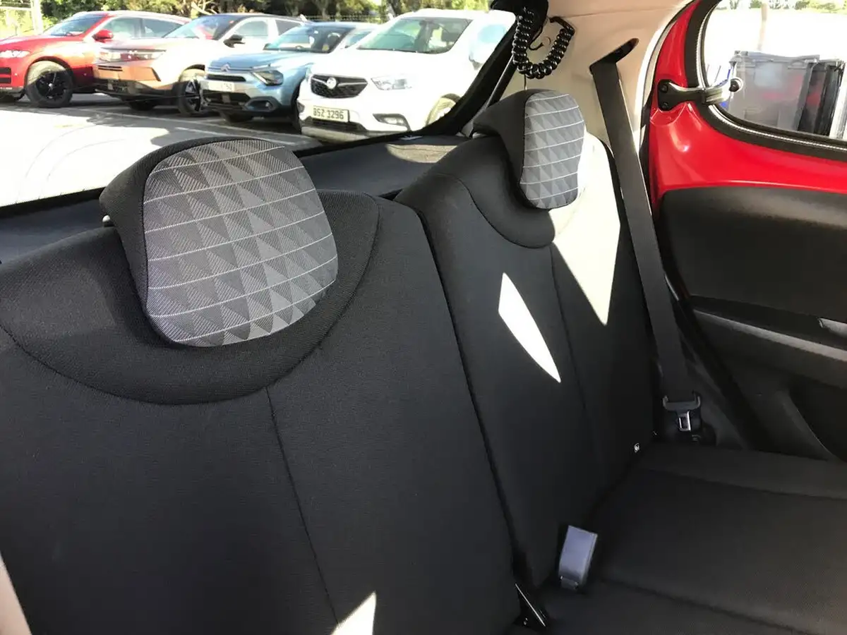 2022-peugeot-108-10-allure-big-6