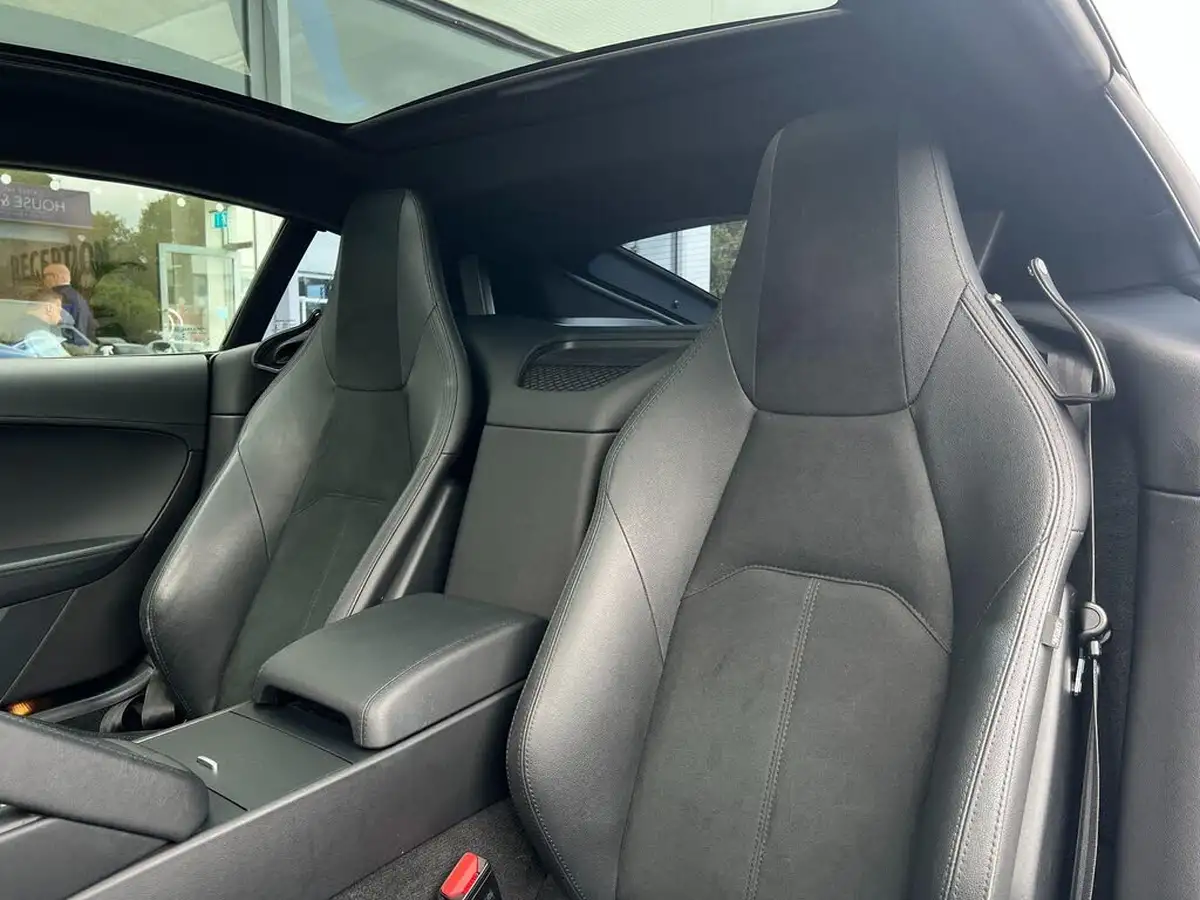 2021-jaguar-f-type-50-v8-sc-reims-edition-big-13