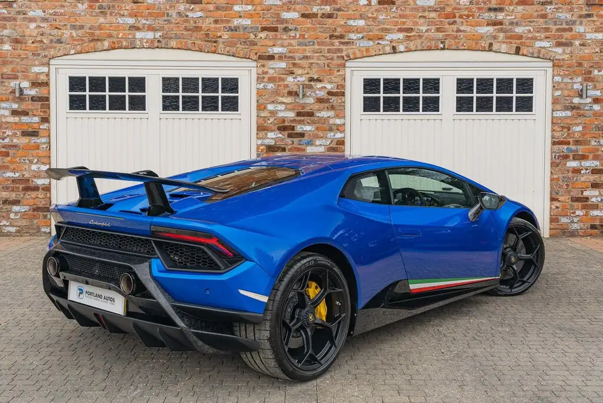 2018-lamborghini-huracan-52-performante-coupe-big-3