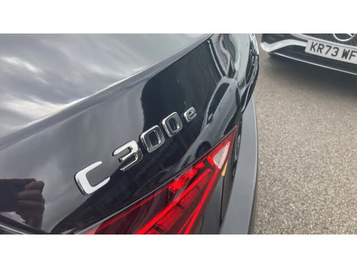 2025-mercedes-benz-c-class-big-38