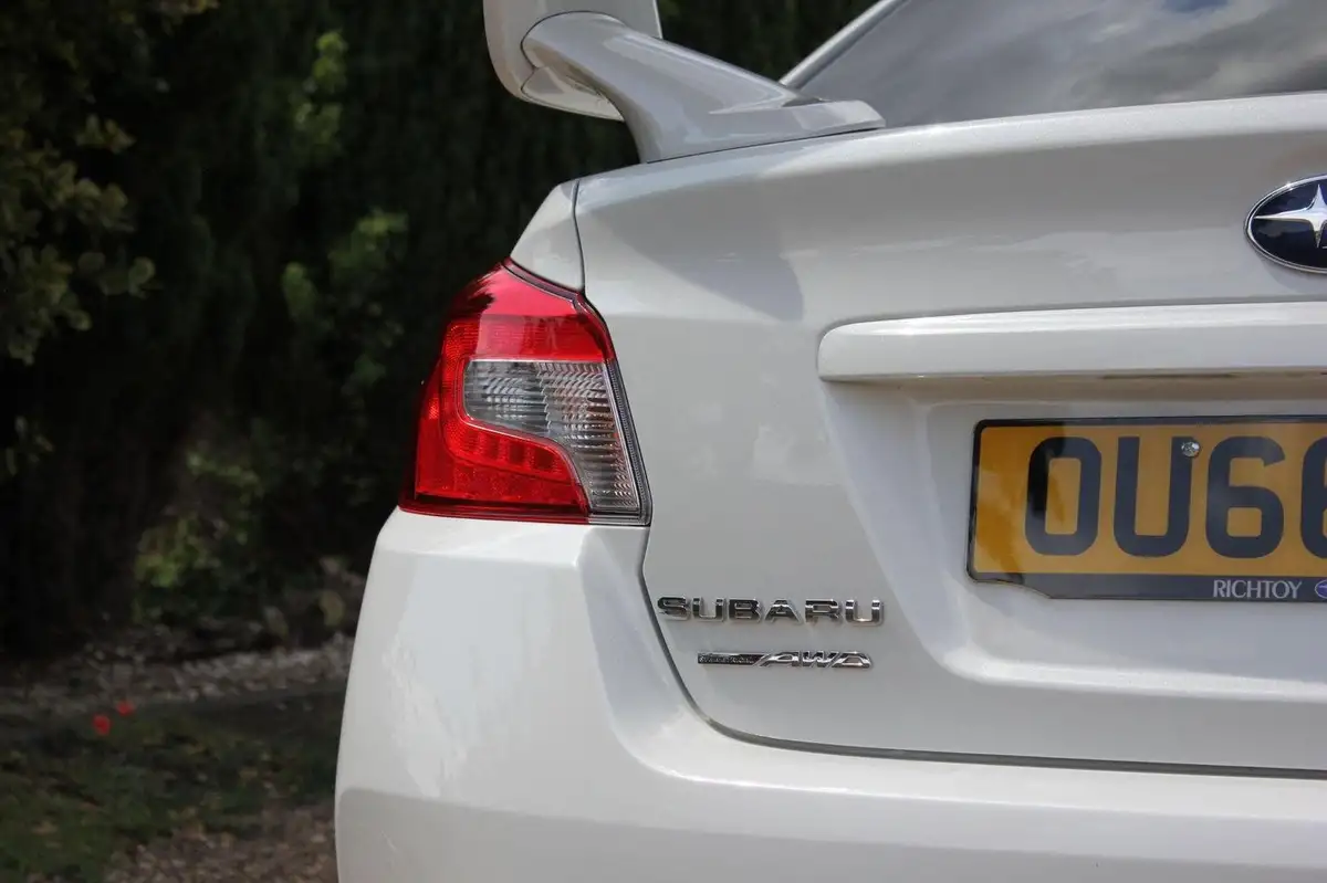 2016-subaru-wrx-25-sti-type-uk-big-43