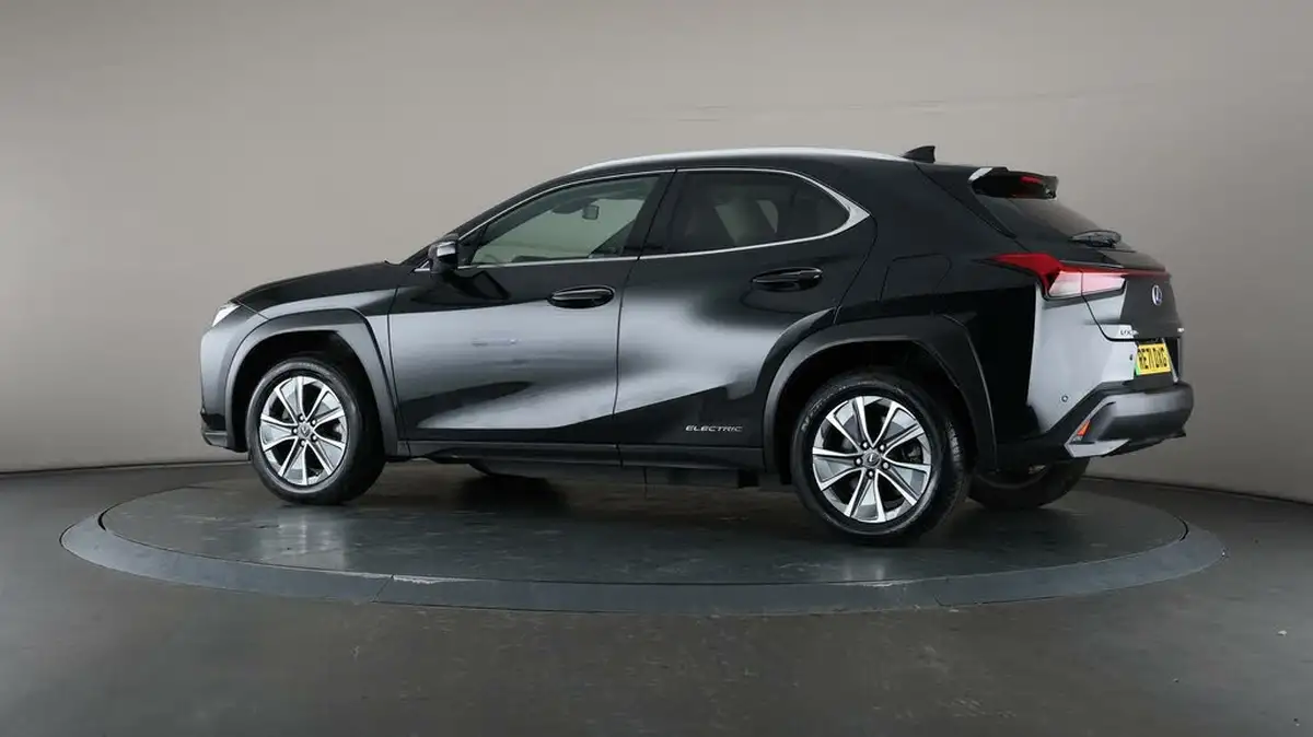 2021-lexus-ux-300e-e-ux-big-72