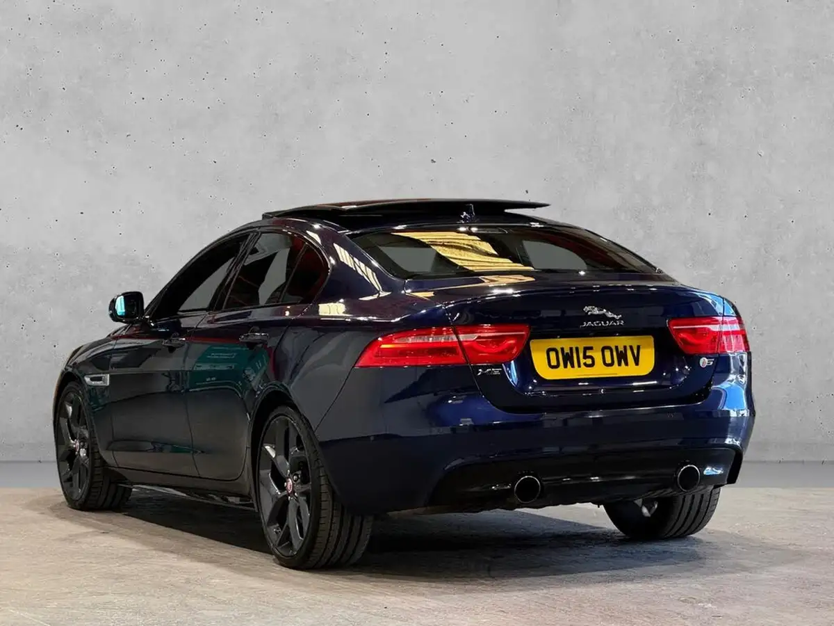 2015-jaguar-xe-30-s-big-6