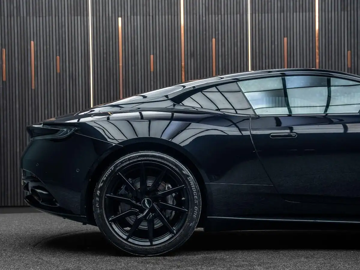2022-aston-martin-db11-40-v8-503bhp-ss-big-18