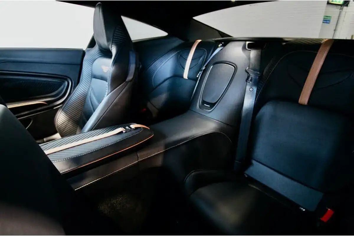 2023-aston-martin-dbs-big-35