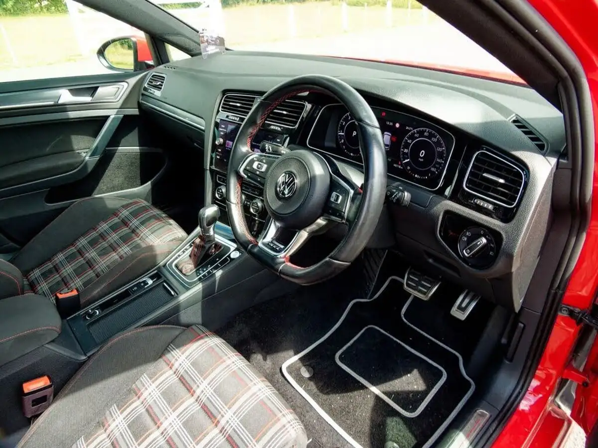 2019-volkswagen-golf-20-tsi-gti-performance-5d-dsg-big-23