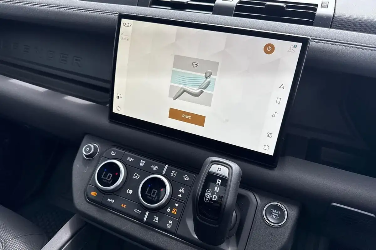 2022-land-rover-110-defender-20-p400e-x-dynamic-hse-big-56