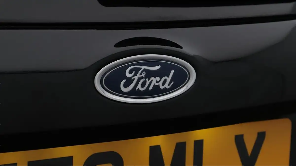 2021-ford-fiesta-10t-st-line-edition-155ps-hybrid-mhev-5d-big-21