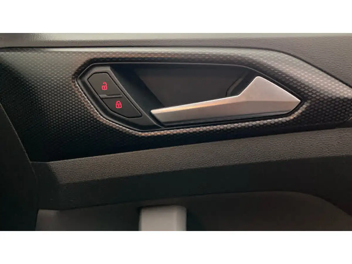2021-volkswagen-t-cross-10-tsi-se-110ps-big-30