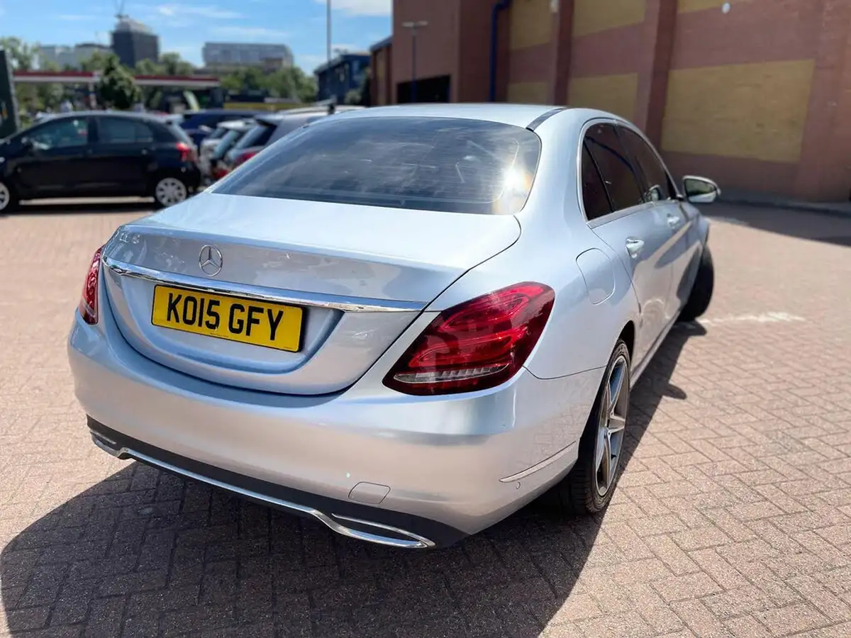 2015-mercedes-benz-c-class-20-c200-sport-184ps-ss-saloon-4d-7g-tronic-plus-big-13